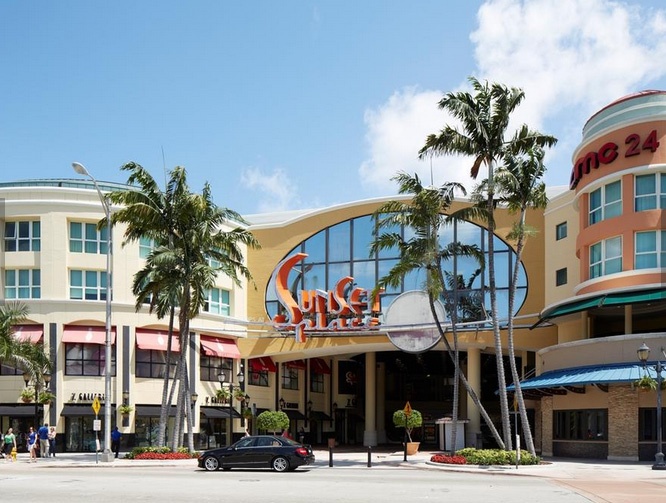 Simon Property Group Sells Shops at Sunset Place in South Miami for $110M -  Comras Company